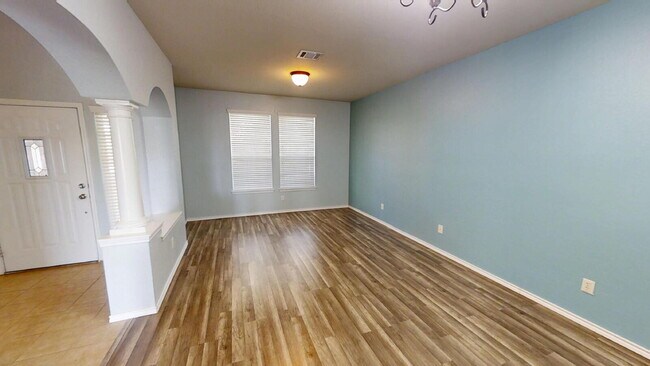 Foto del edificio - "Spacious 5-Bedroom Oasis with Pool on Gri...