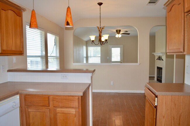 Building Photo - Beautiful 3/2 , located in Arborstone