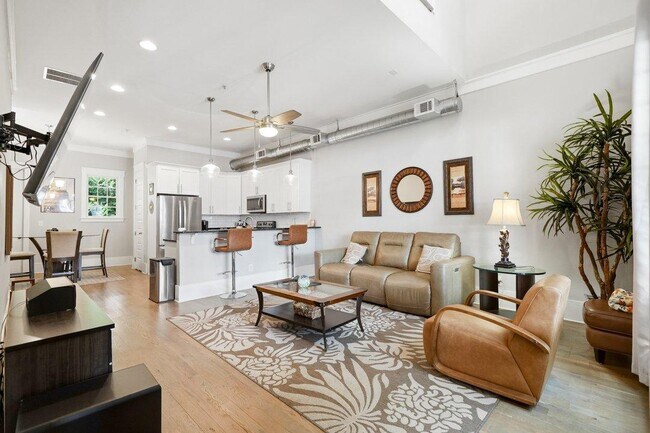 Building Photo - 3371 Dogwood Dr