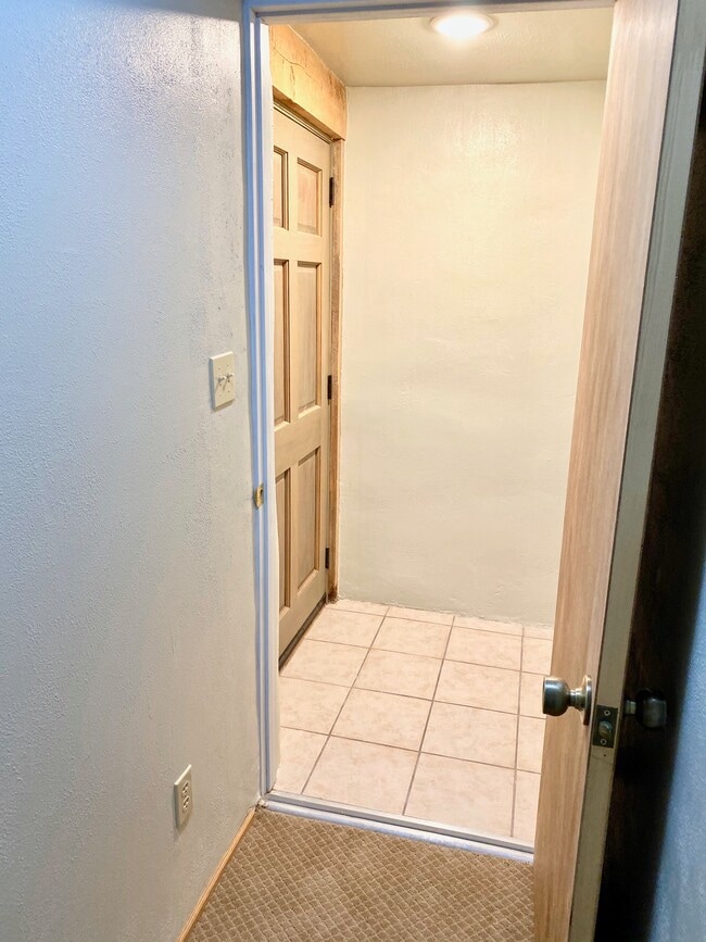 Back entrance and vestibule. - 101A Paseo Nopal