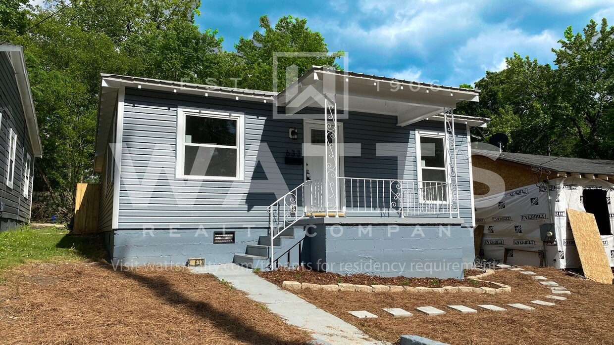 Primary Photo - 2 Bedroom Cottage in Crestwood Noth