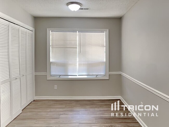 Building Photo - 5207 Walnut Grove Lane Charlotte NC