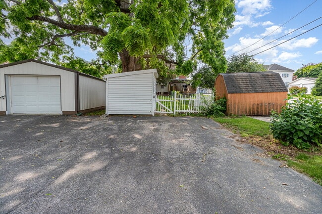 Foto del edificio - 303 Ridge Ave