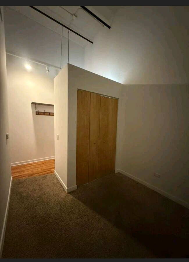 Foto del edificio - 1224 W Van Buren St