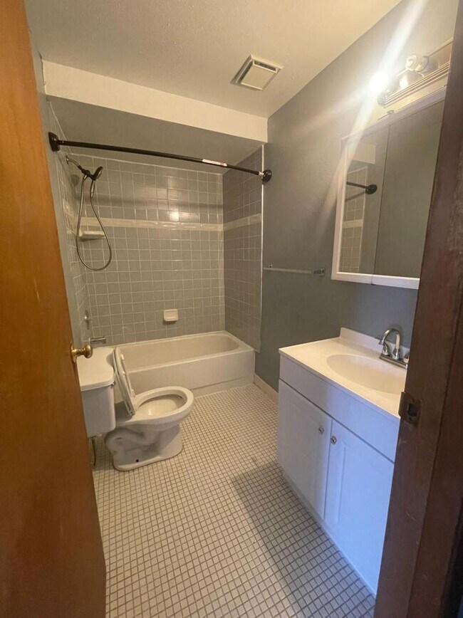 Foto del edificio - Roomy 4 Bedroom Spokane Home – 2,062 Sq Ft of Living Space