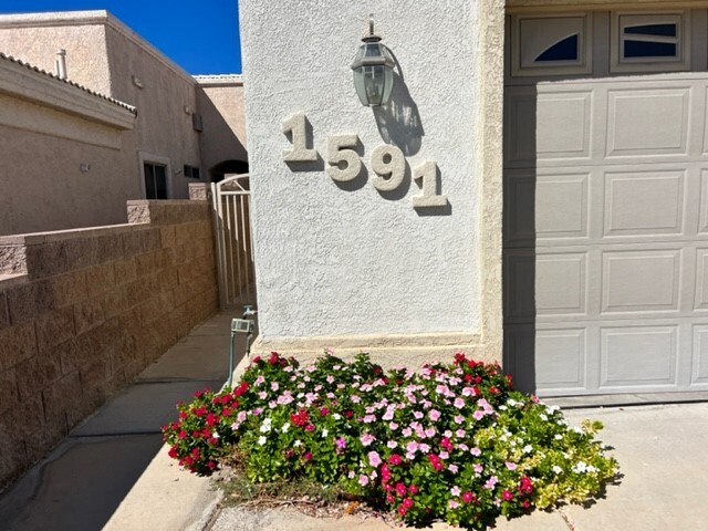 Building Photo - 1591 Country Club Way