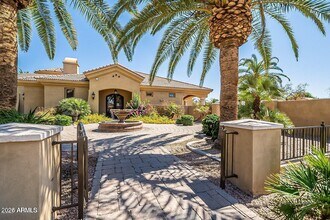 Building Photo - 1367 S Country Club Dr