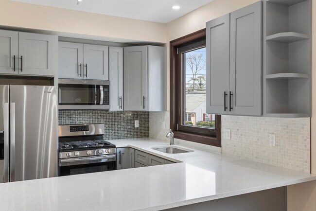 Building Photo - 575 Hoboken Rd