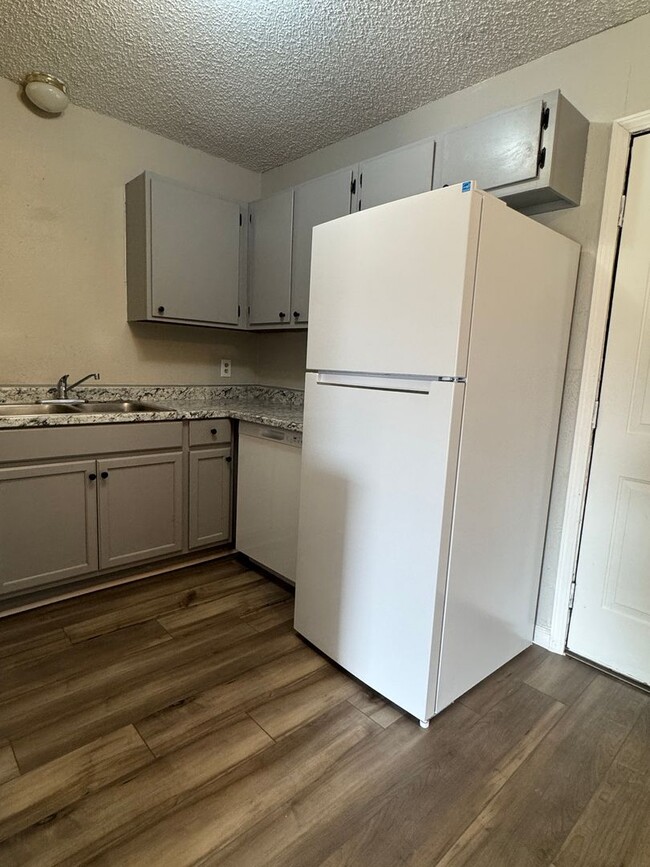 Building Photo - 6707 SW Beta Ave