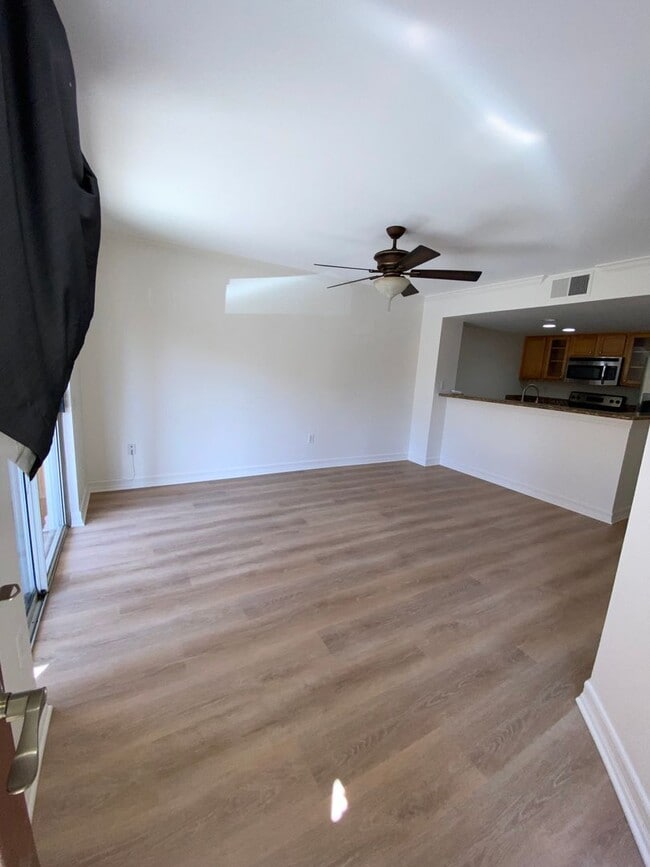 Building Photo - 1BD/1BA Condo - Downstairs Unit - Parking ...