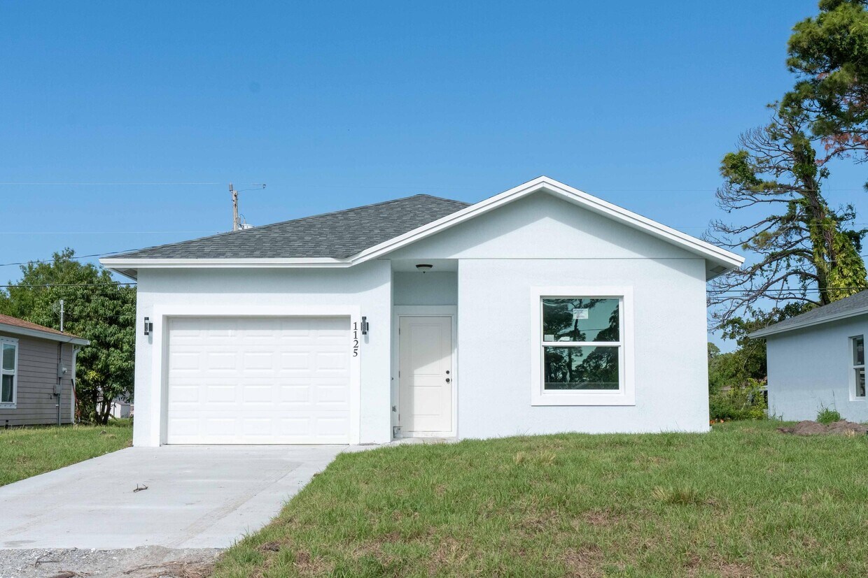 Primary Photo - 1125-1111 11th Ct SW