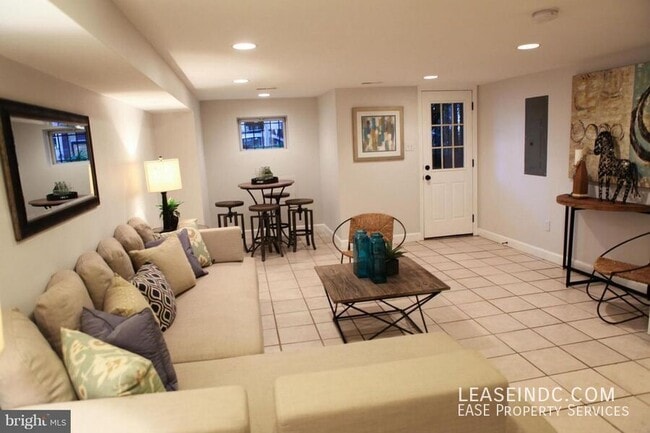 Building Photo - 1248 Florida Ave NE