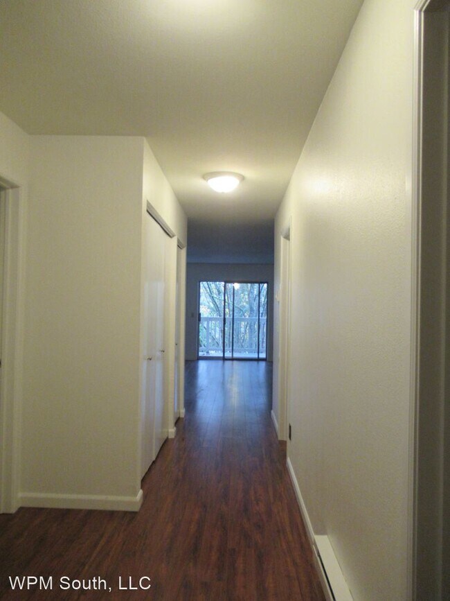 Building Photo - 2 br, 1.5 bath House - 23415 18th Ave. S. #5