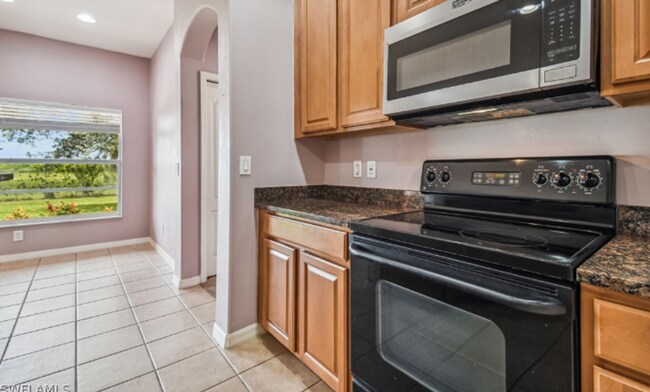 Foto del edificio - 2760 Suncoast Lakes Blvd