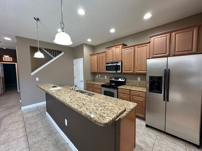 Building Photo - Elegant 4 Bedroom, 2.5 Bathroom Townhome i...