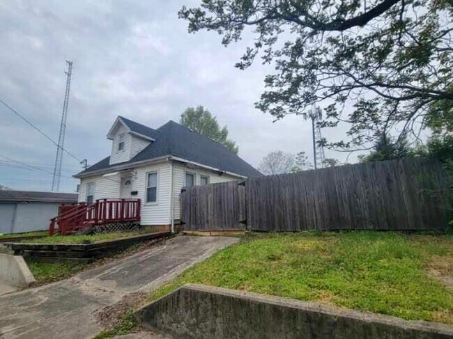 Foto del edificio - 302 N Washington St