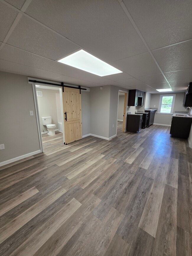 Building Photo - 1110 Pines Rd