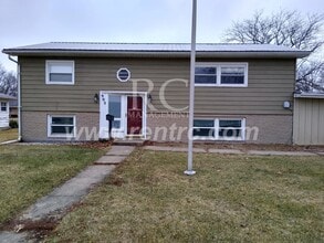 Building Photo - 905 Sprague Rd
