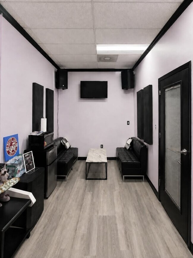 Foto del edificio - 4574 Beech Rd