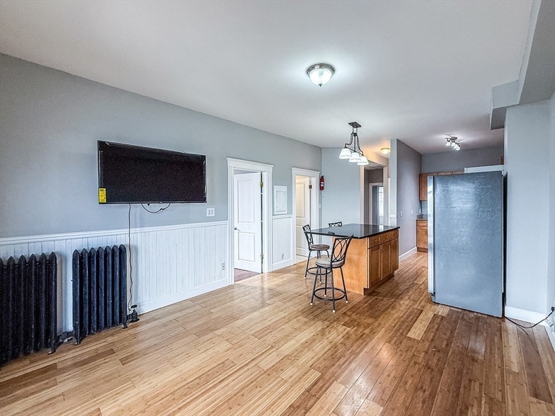 Photo - 120 Gladstone Street Unit 3