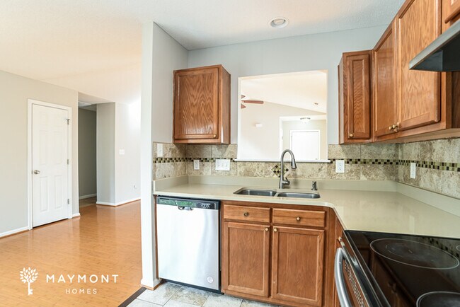 Foto del edificio - 2428 Fairstone Ave