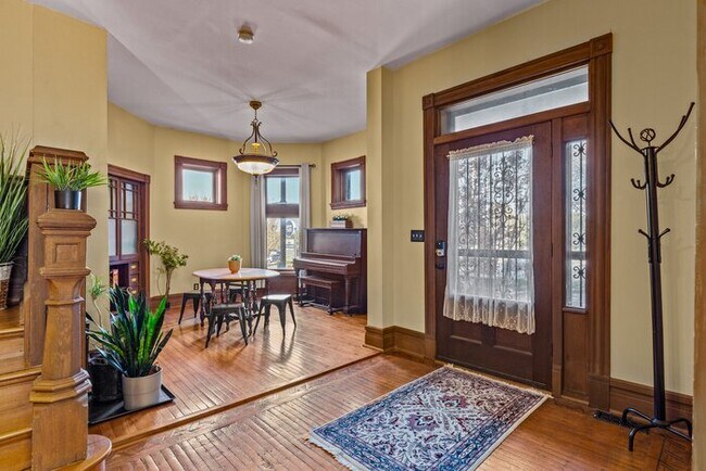 Building Photo - 2354 Whittemore Pl