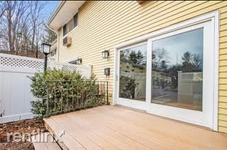 Foto del edificio - 2 br, 1.5 bath Condo - 10 Massaco Street Q