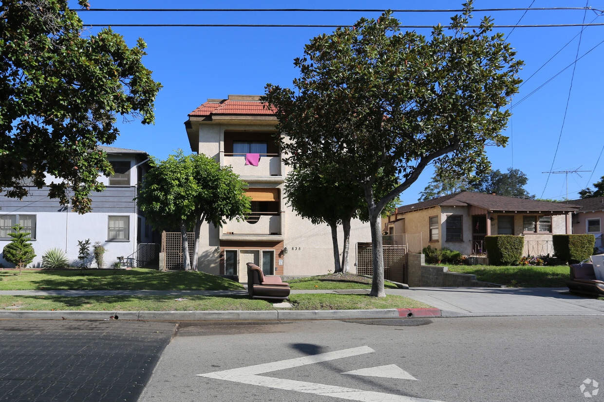 Building Photo - 535 E Garfield Ave