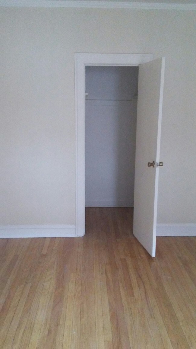 Foto del edificio - 2207 E 70th Pl