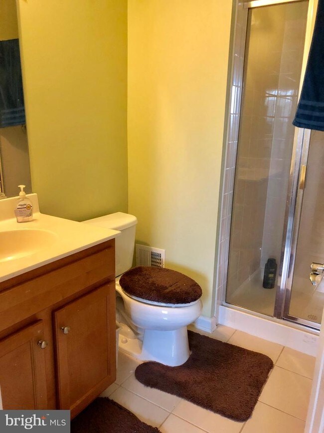 43543 Wheadon Terrace, Chantilly, VA 20152 Townhome Rentals in