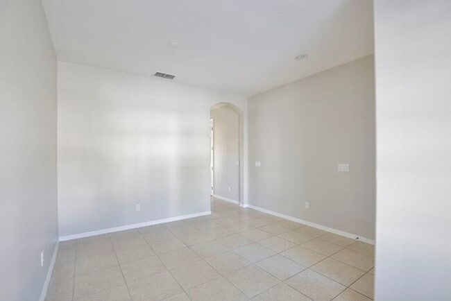Building Photo - Spacious 4/2.5 Townhome in Gated Community in Avalon Park - Orlando