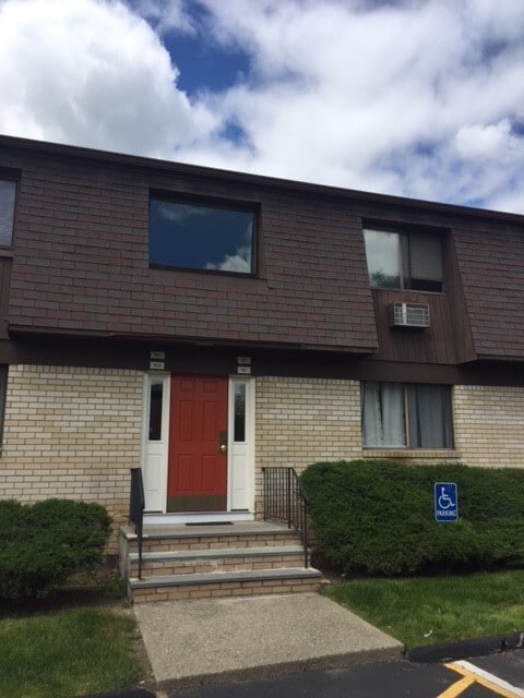 Building Photo - 912 Cherry Hill Dr
