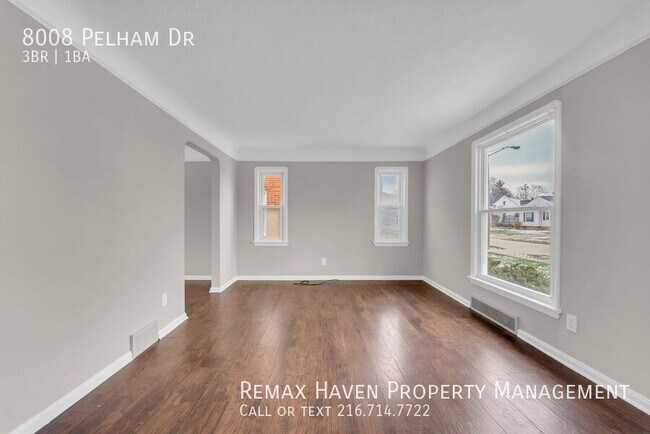 Foto del edificio - 8008 Pelham Dr