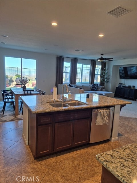 Foto del edificio - 7650 Summer Day Dr