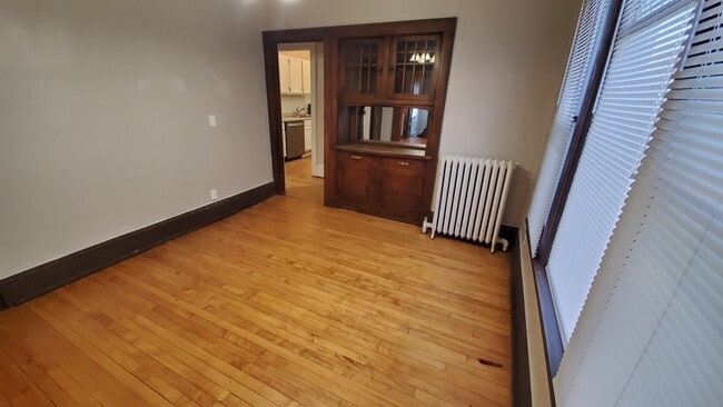 Built-in Buffet - 3332 4th Ave S