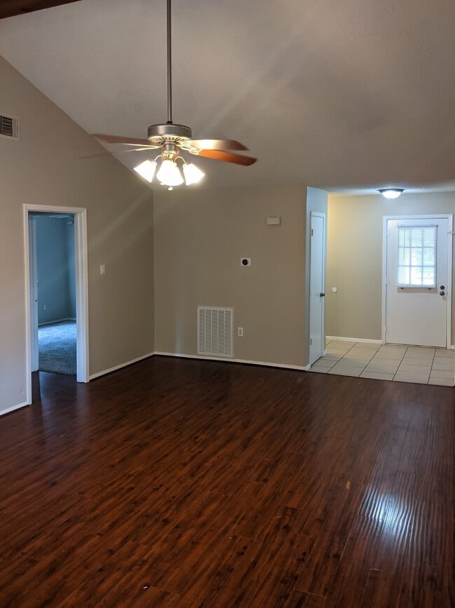 Building Photo - 17903 Glenpatti Dr