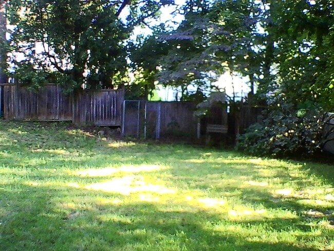 Building Photo - 45 Devens St