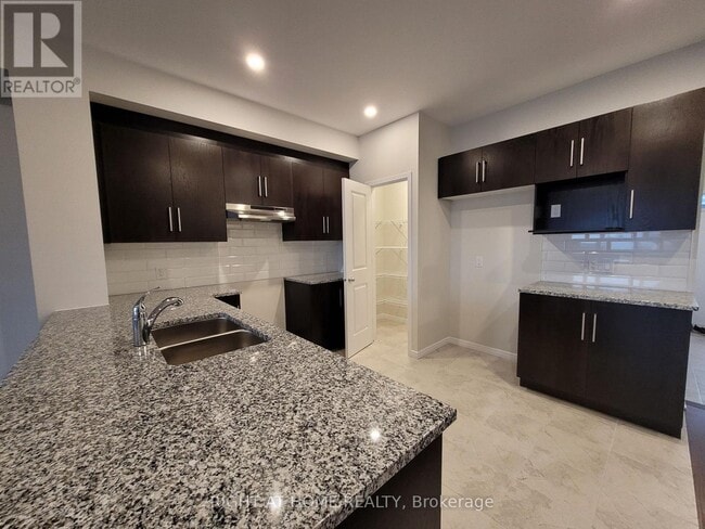Building Photo - 441 Cope Dr
