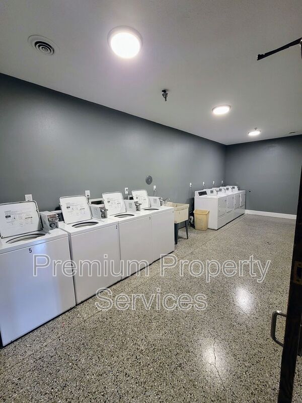 Foto del edificio - 2208 8th St