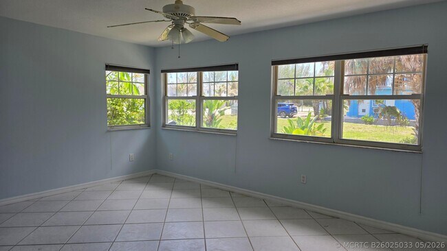 Foto del edificio - 1125 S Ocean Dr