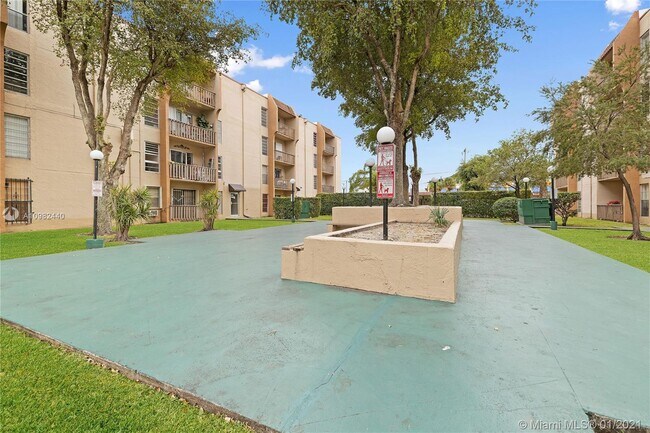 Foto del edificio - 4713 NW 7th St