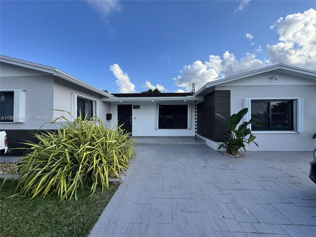 Foto del edificio - 10394 Fairway Heights Blvd