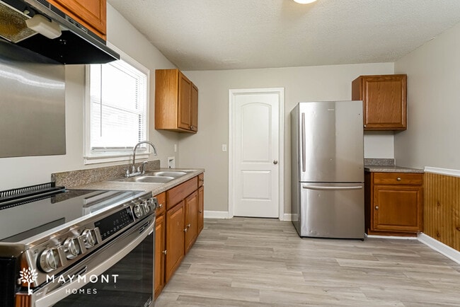 Building Photo - 3 Bedroom on Erwin Street