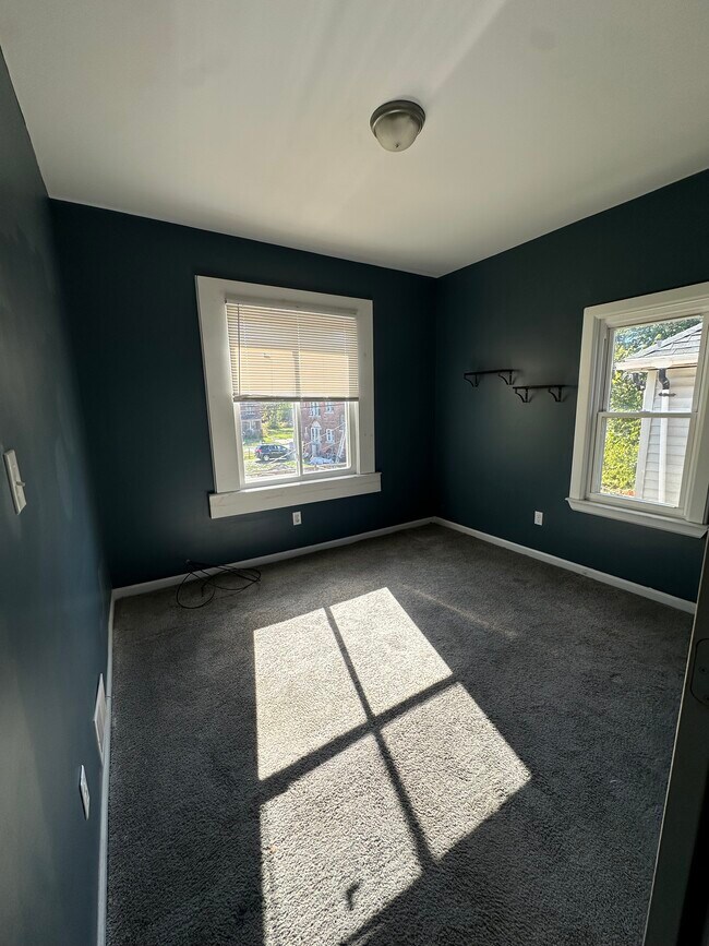 Dormitorio 2 - 2471 Ford St