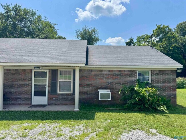 Foto del edificio - 16467 Hampton Ln