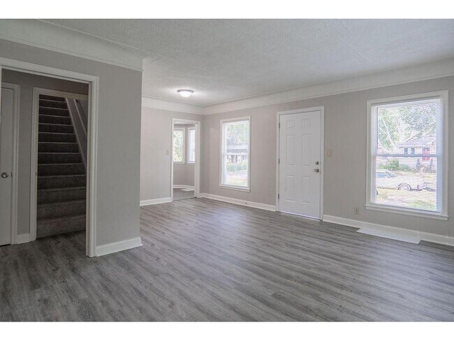 Foto del edificio - 3507 N Logan Ave