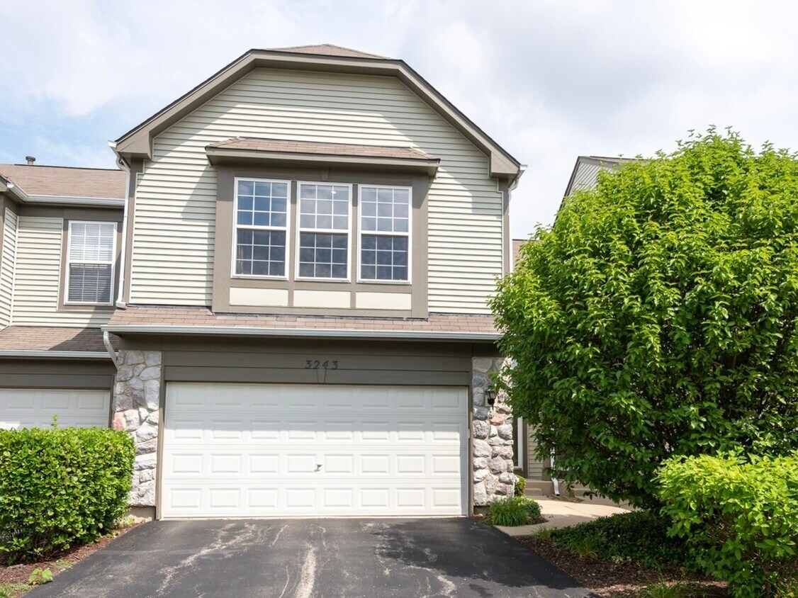 3243 Pensbury Ct Unit 3243, Aurora, IL 60502 Condo for Rent in Aurora