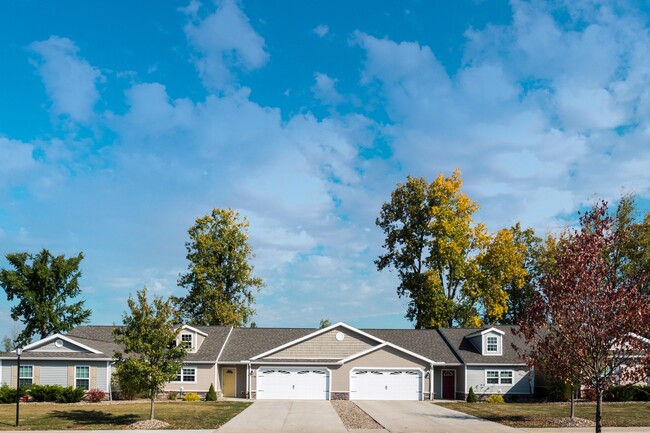 Charming Neighborhood Setting - Redwood Hudson