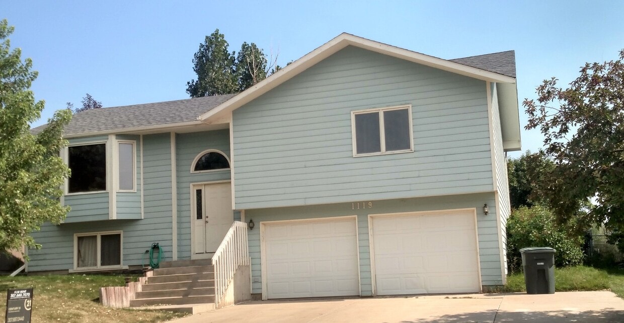 Primary Photo - 3+ Bedroom 2.5 Bathroom 2 Car Garage Home ...