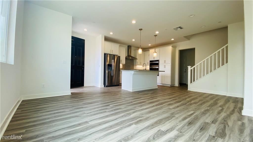 Foto principal - 333 N Prairie Ave